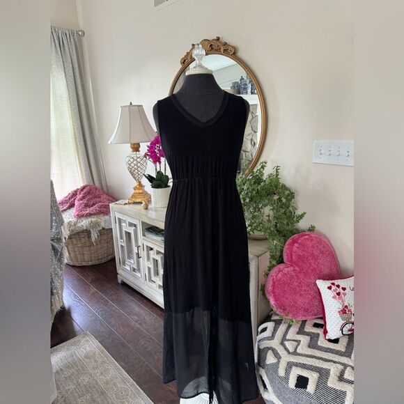 Black dress size small with sheer at the bottom - Picture 1 of 3